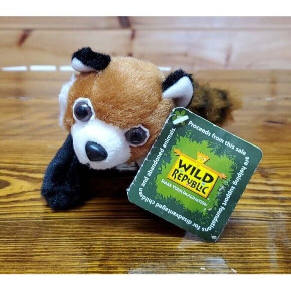 Wild Republic Red Panda - Picture 2 of 8
